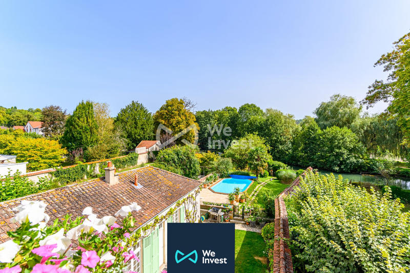 Maison - 272 m² - 9 pièces