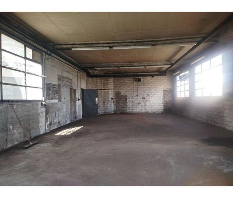 Local commercial - 150 m² - 2 pièces