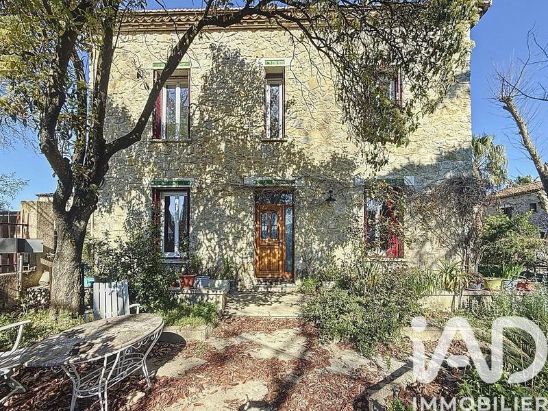 Maison - 227 m² - 10 pièces