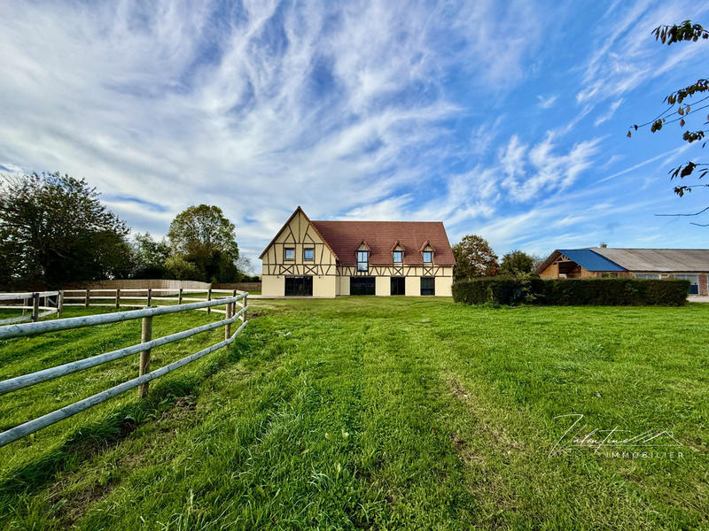 Maison - 277 m² - 8 pièces