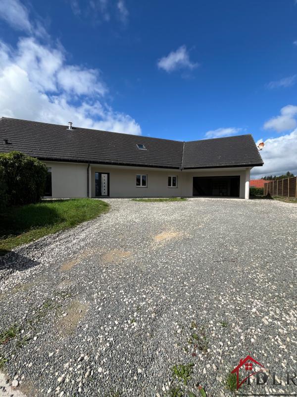 Maison - 240 m² - 7 pièces