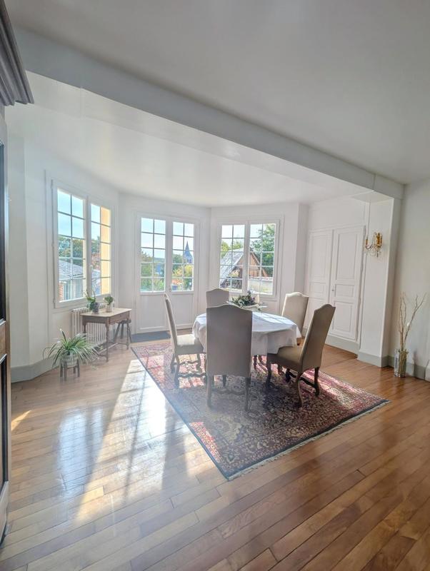 Maison - 169 m² - 7 pièces