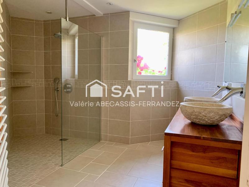 Maison - 215 m² - 7 pièces