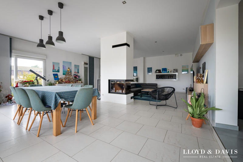 Maison - 195 m² - 7 pièces