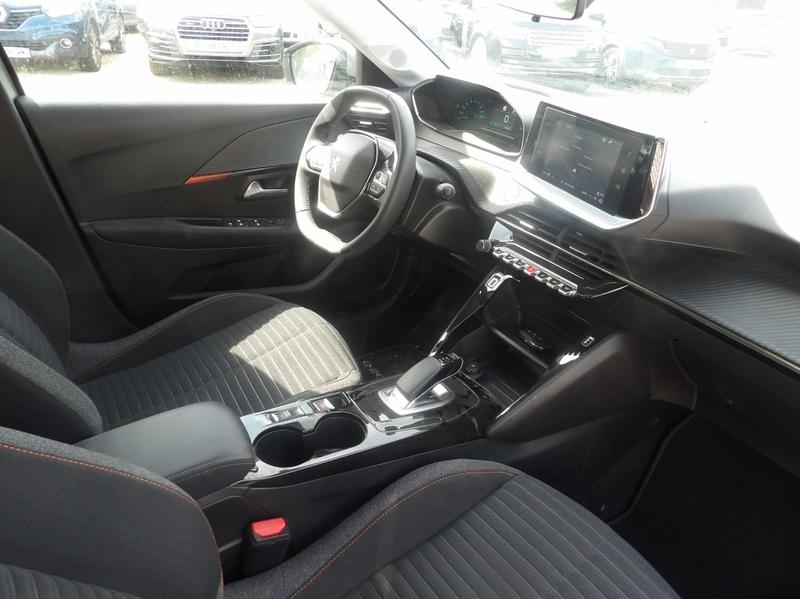 Peugeot 208 e-208 136ch Style