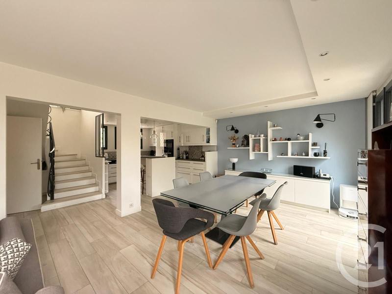 Maison - 155 m² - 8 pièces