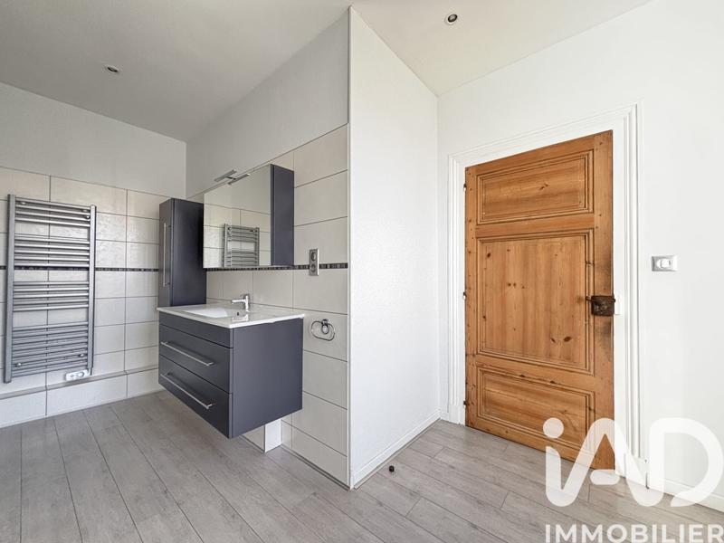 Maison - 451 m² - 12 pièces