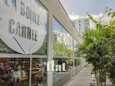 Fonds de commerce - Magasins - 327 m²