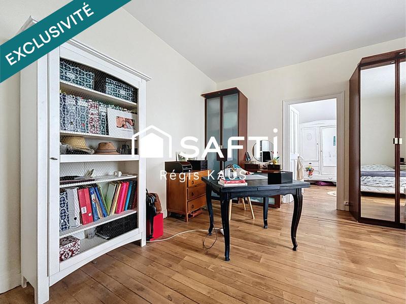 Maison - 220 m² - 8 pièces