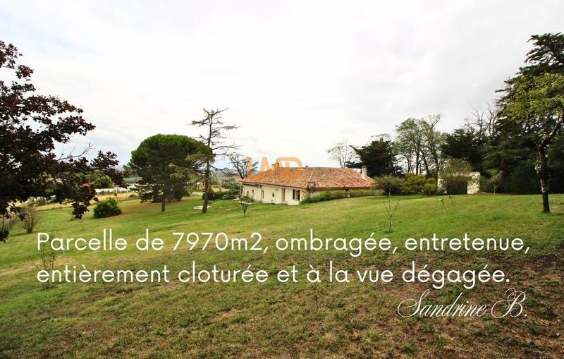 Maison - 275 m² - 8 pièces