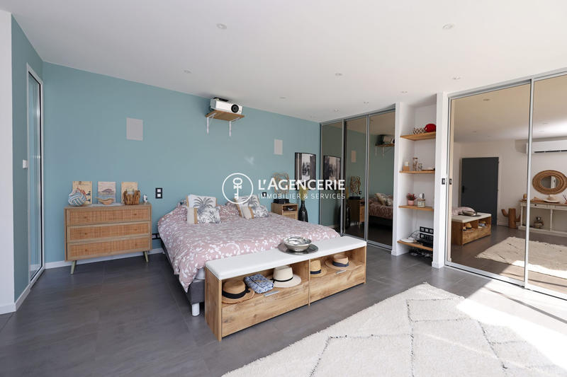 Villa - 210 m² - 6 pièces