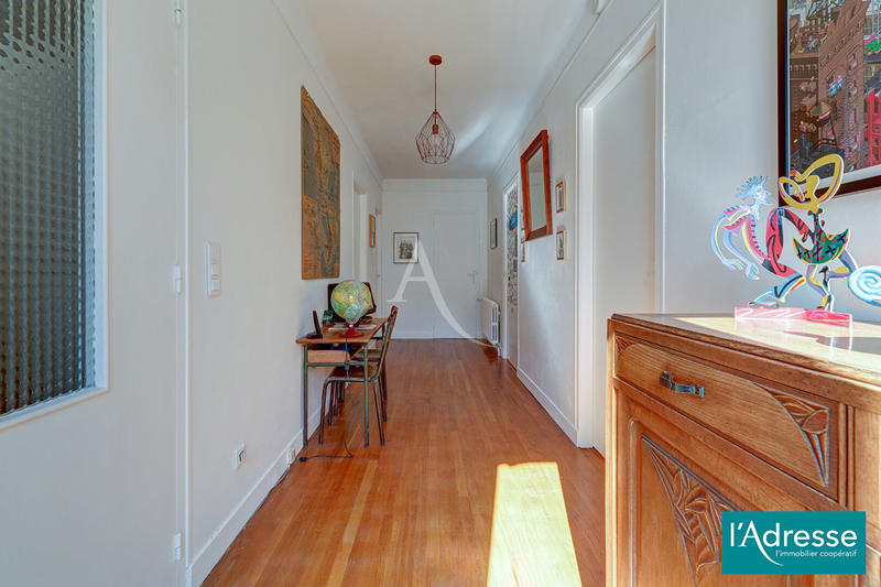 Maison - 223 m² - 7 pièces