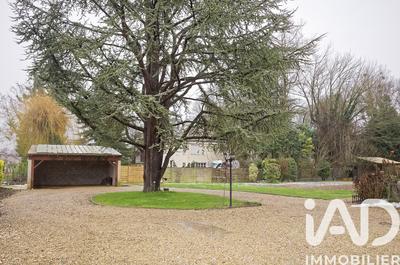 Maison - 202 m² - 9 pièces