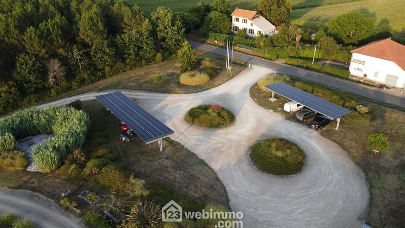 Maison - 737 m² - 20 pièces