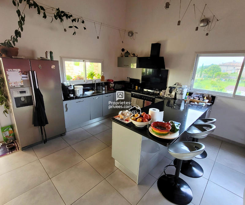 Maison - 300 m² - 7 pièces