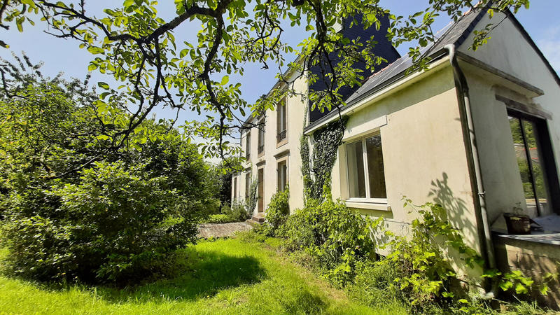 Maison - 260 m² - 10 pièces