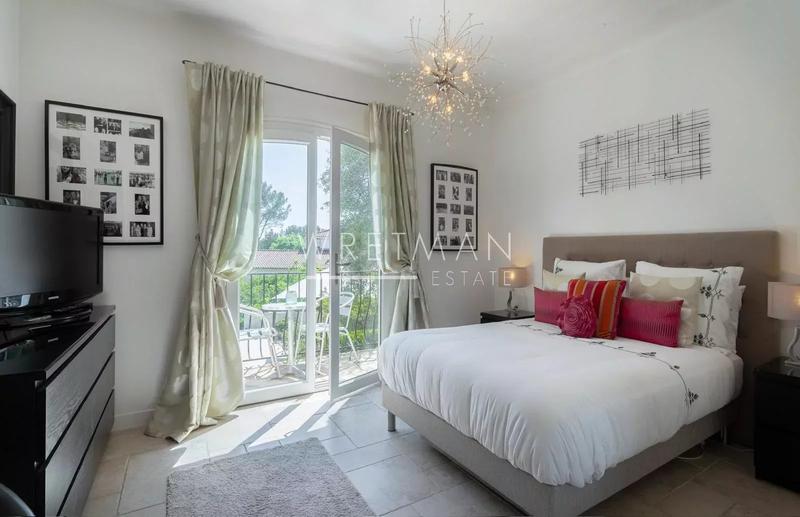 Maison - 255 m² - 8 pièces