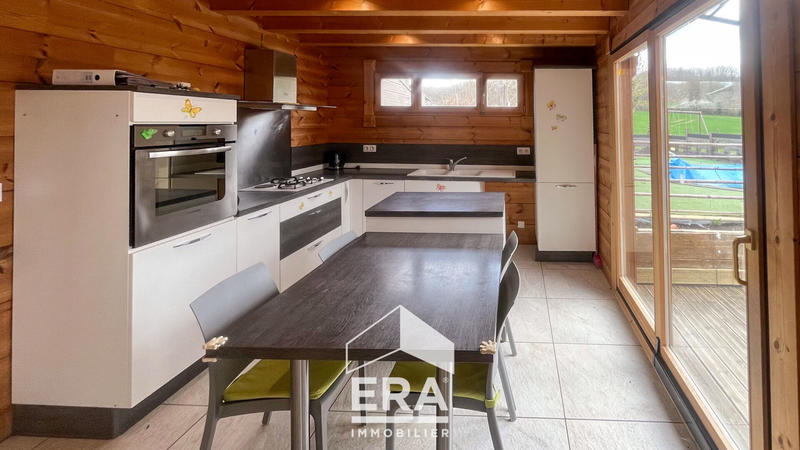 Maison - 233 m² - 7 pièces