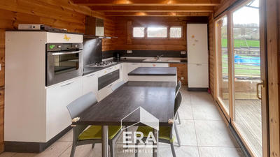 Maison - 233 m² - 7 pièces