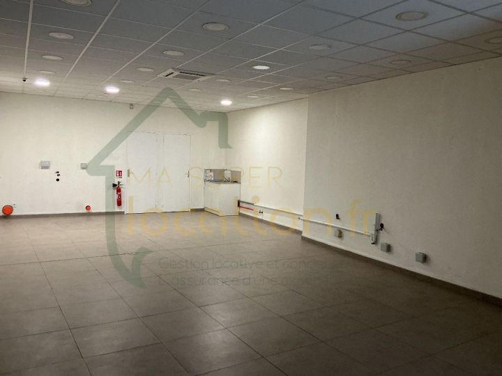 Local commercial - 70 m² - 1 pièce