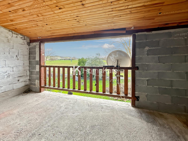 Maison - 220 m² - 7 pièces