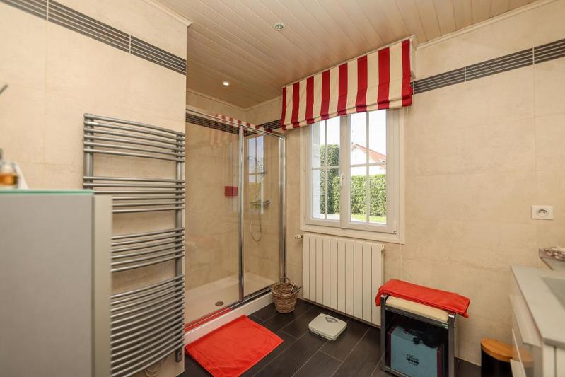 Villa - 389 m² - 7 pièces