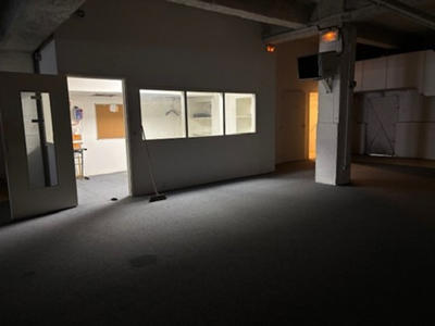 Local commercial - 1 203 m²