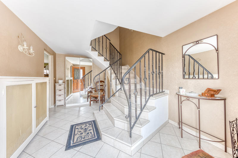 Maison - 151 m² - 7 pièces