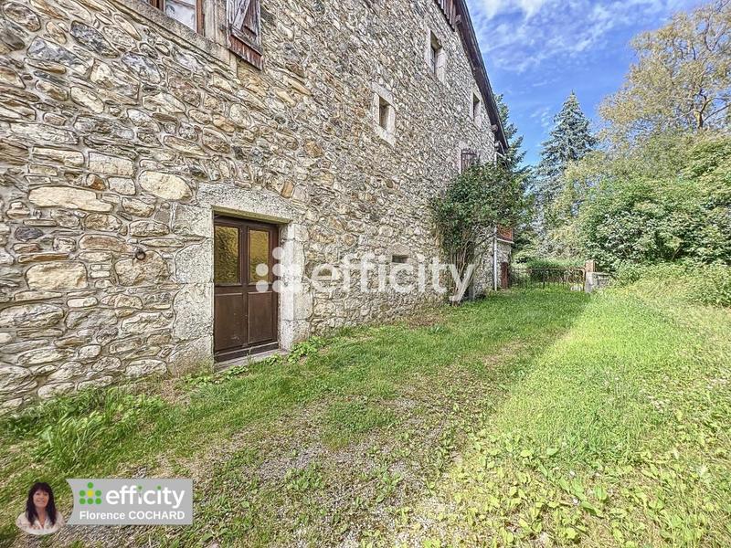 Maison - 410 m² - 9 pièces