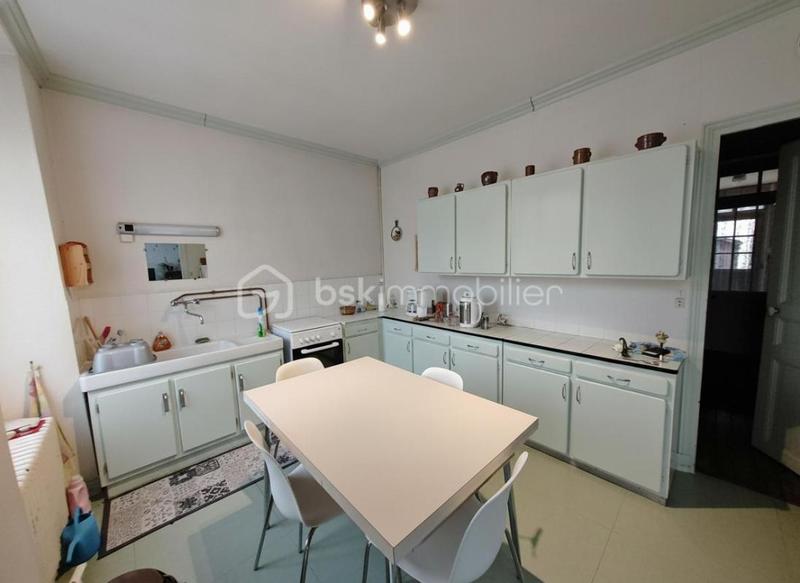 Maison traditionnelle - 141 m² - 5 pièces