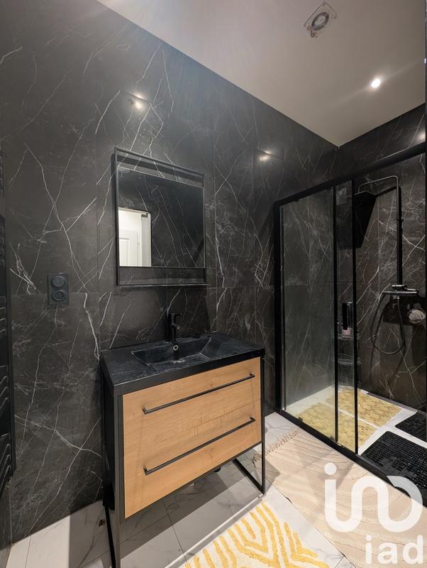 Maison - 286 m² - 10 pièces