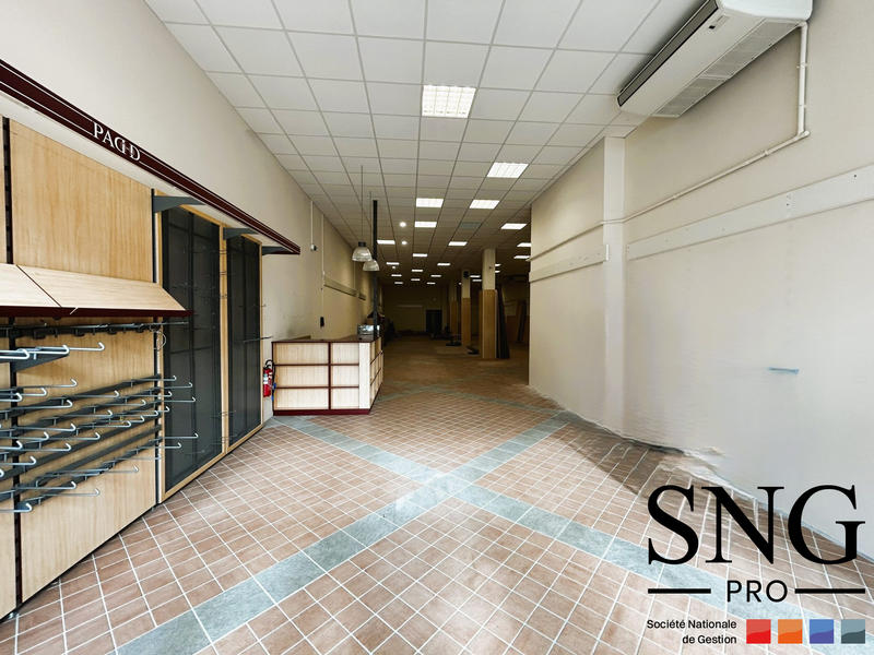 Local commercial - 649 m²