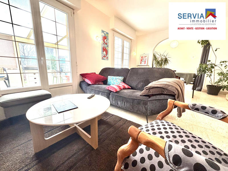 Maison traditionnelle - 102 m² - 4 pièces