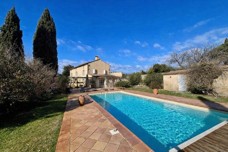 Mas - 250 m² - 8 pièces