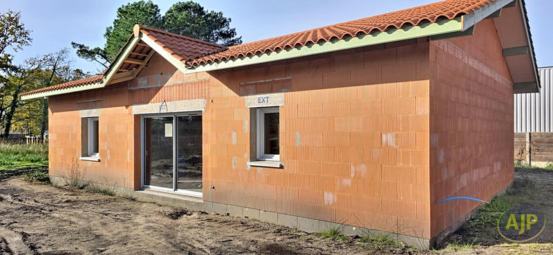 Maison - 95 m² - 5 pièces