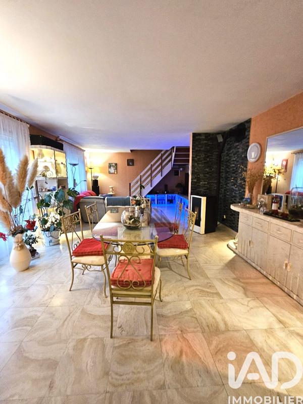 Maison - 197 m² - 7 pièces