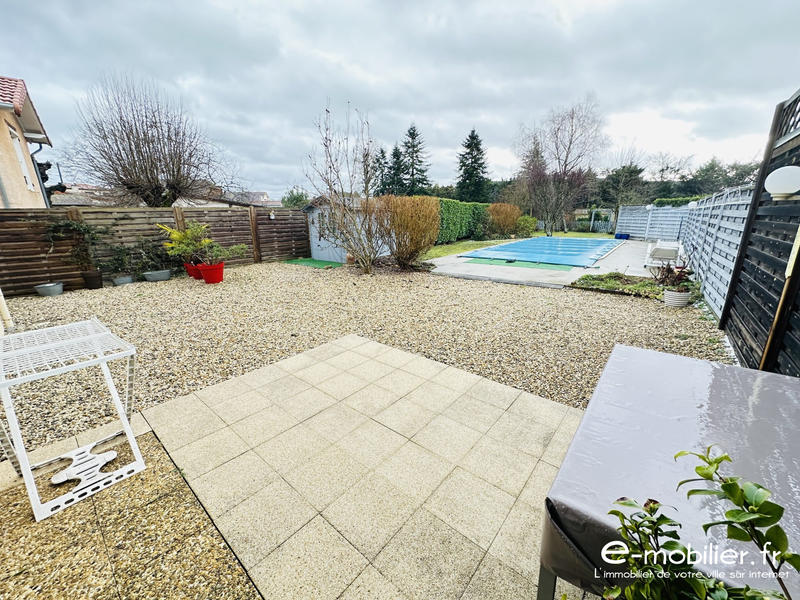 Maison traditionnelle - 145 m² - 5 pièces