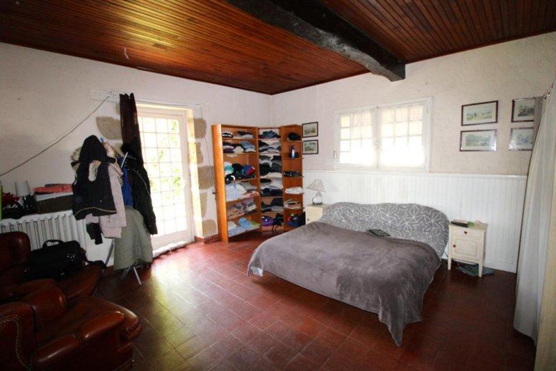 Propriété - 253 m² - 8 pièces