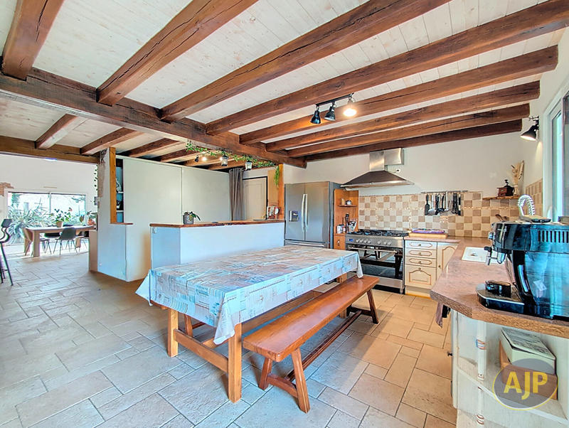 Maison - 170 m² - 7 pièces