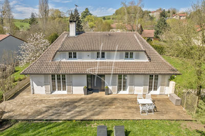 Maison - 277 m² - 9 pièces