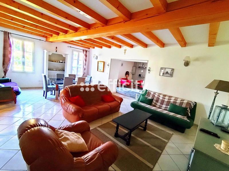 Maison - 187 m² - 8 pièces