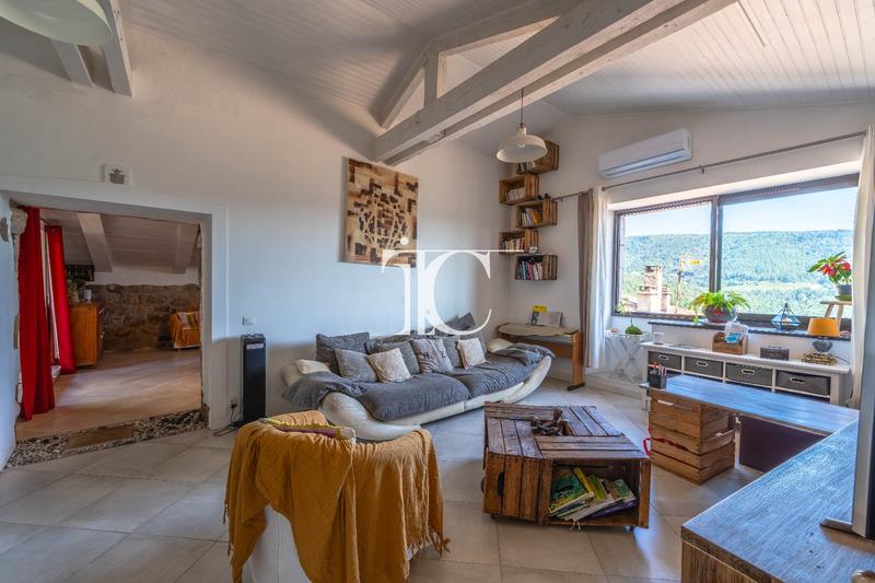 Maison de village - 274 m² - 9 pièces