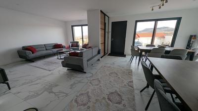 Villa - 140 m² - 6 pièces