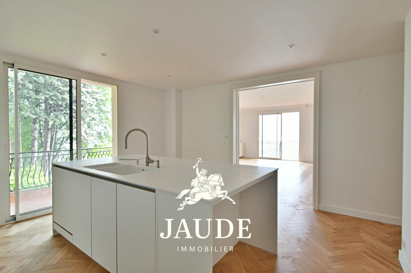 Appartement - 202 m² - 5 pièces