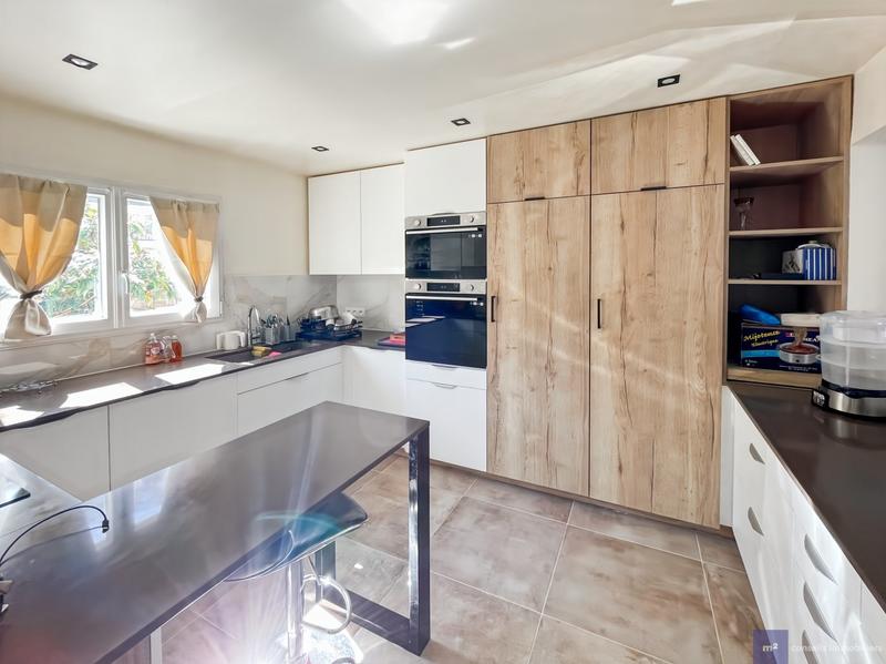 Maison - 166 m² - 6 pièces