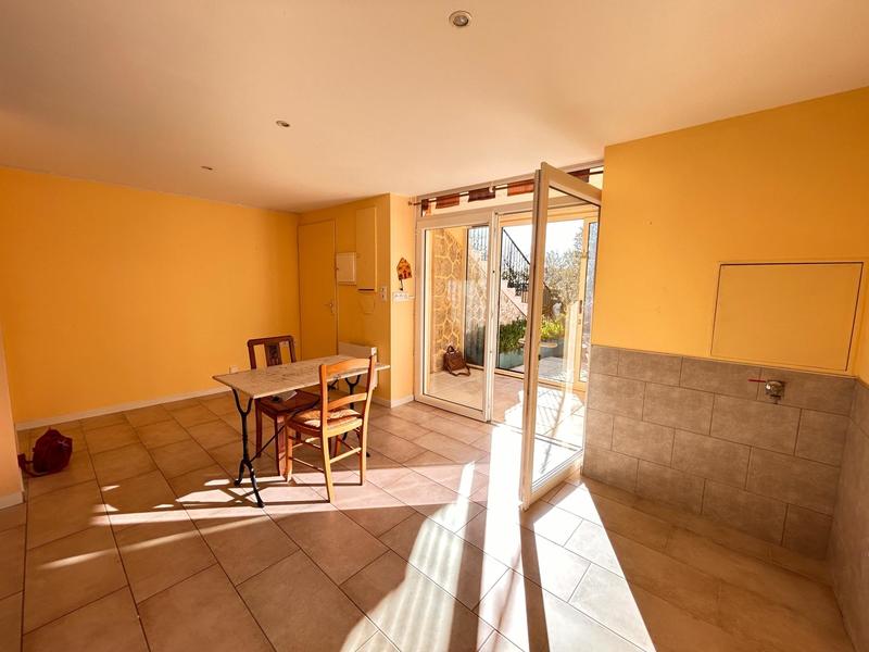 Maison - 181 m² - 9 pièces