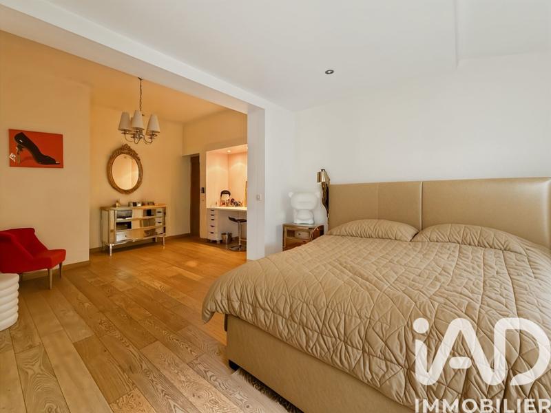 Maison - 280 m² - 8 pièces