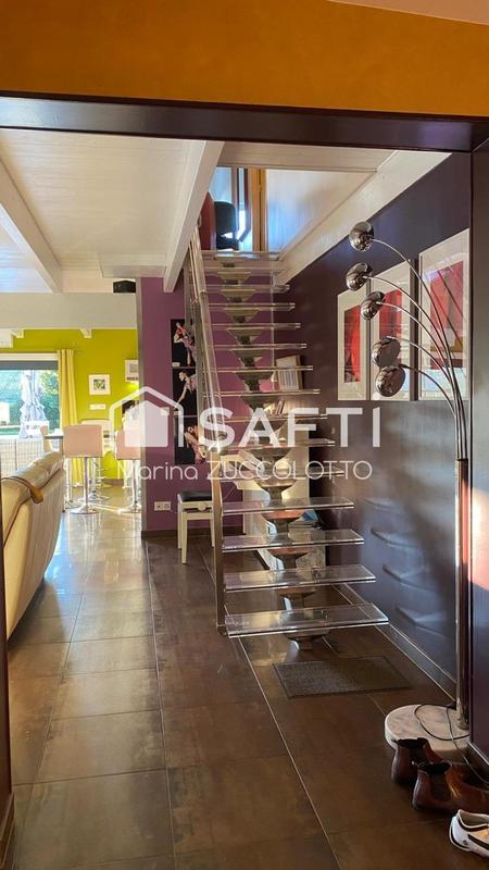 Maison - 178 m² - 10 pièces