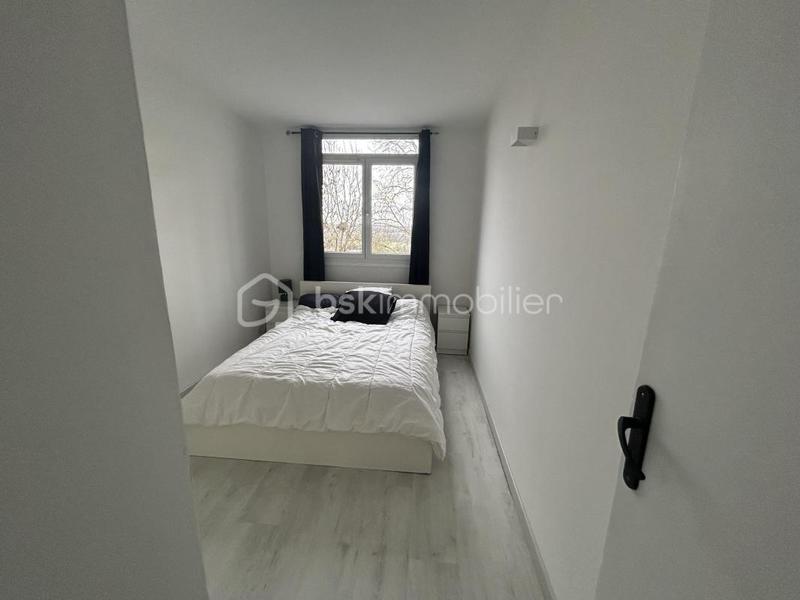 Appartement - 80 m² - 5 pièces
