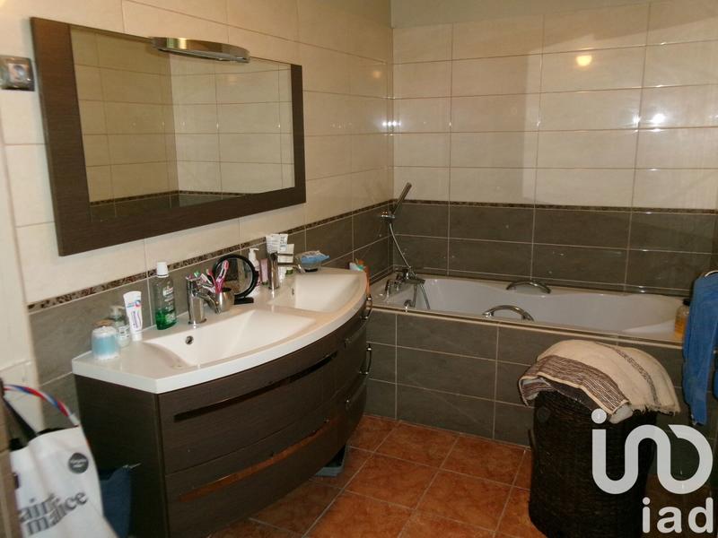 Maison - 137 m² - 9 pièces